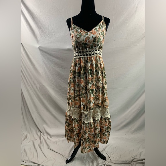 Mijas Floral Print Guipure Lace Insert Cami Dress - Picture 6 of 6